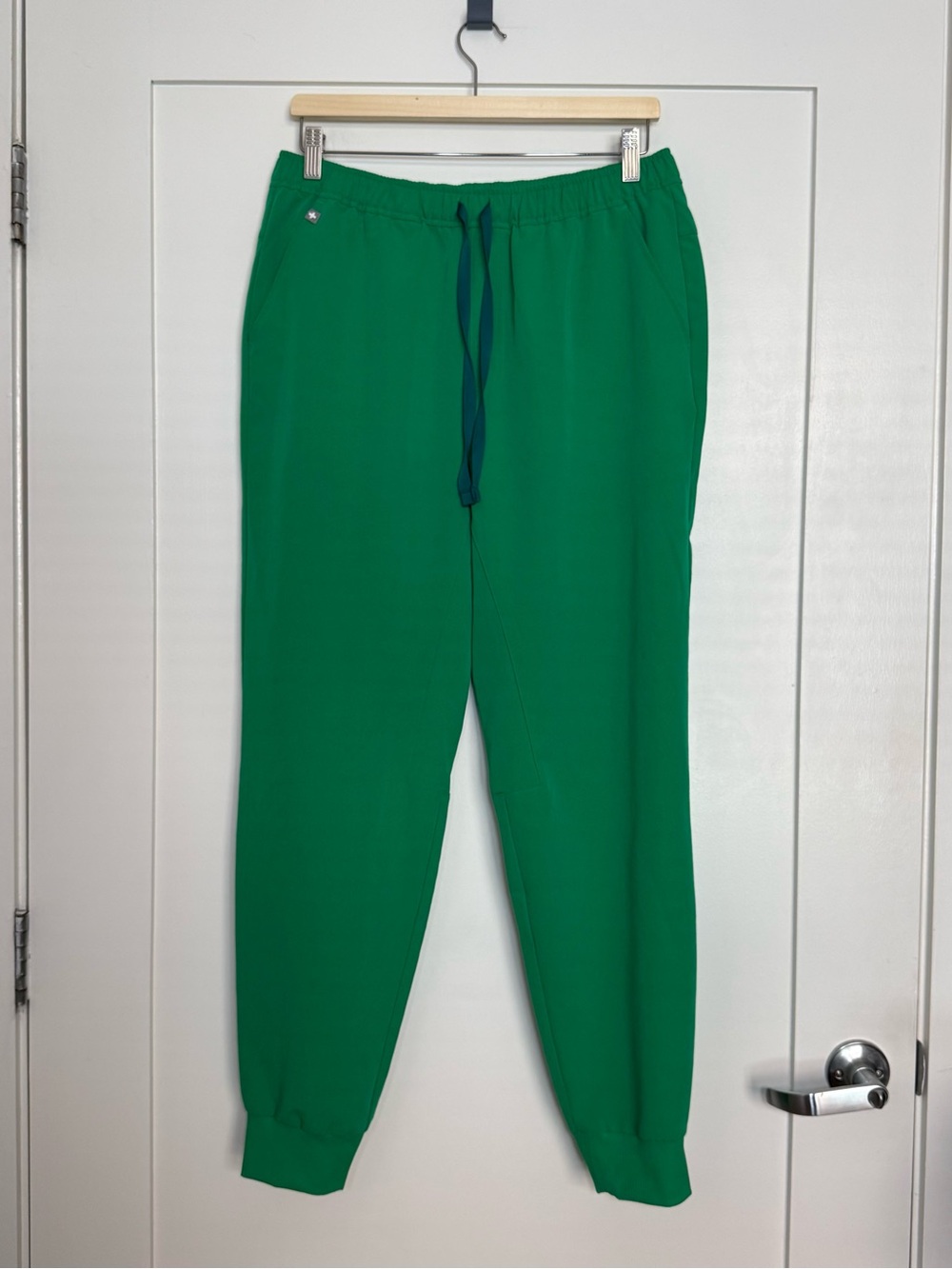 Figs Tansen Jogger Scrubs Pants Mens Sz M Green Medical Doctor PO6090